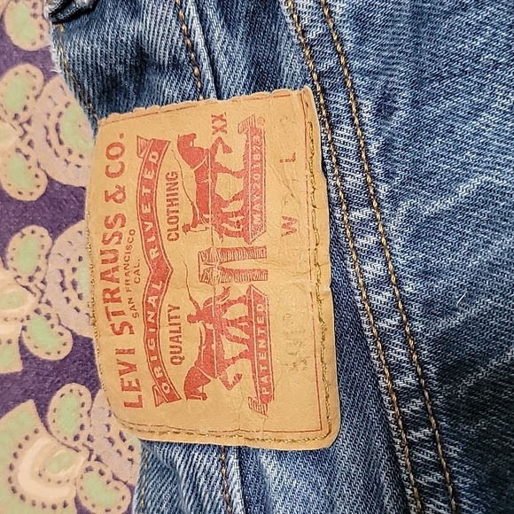 Levi's 501 Button Fly Jeans - Picture 4 of 8